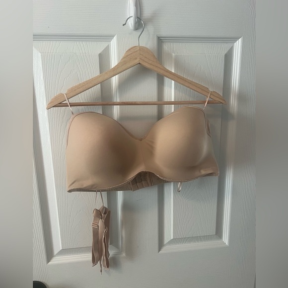 Nude Strapless Bra Size 42D - Picture 1 of 4